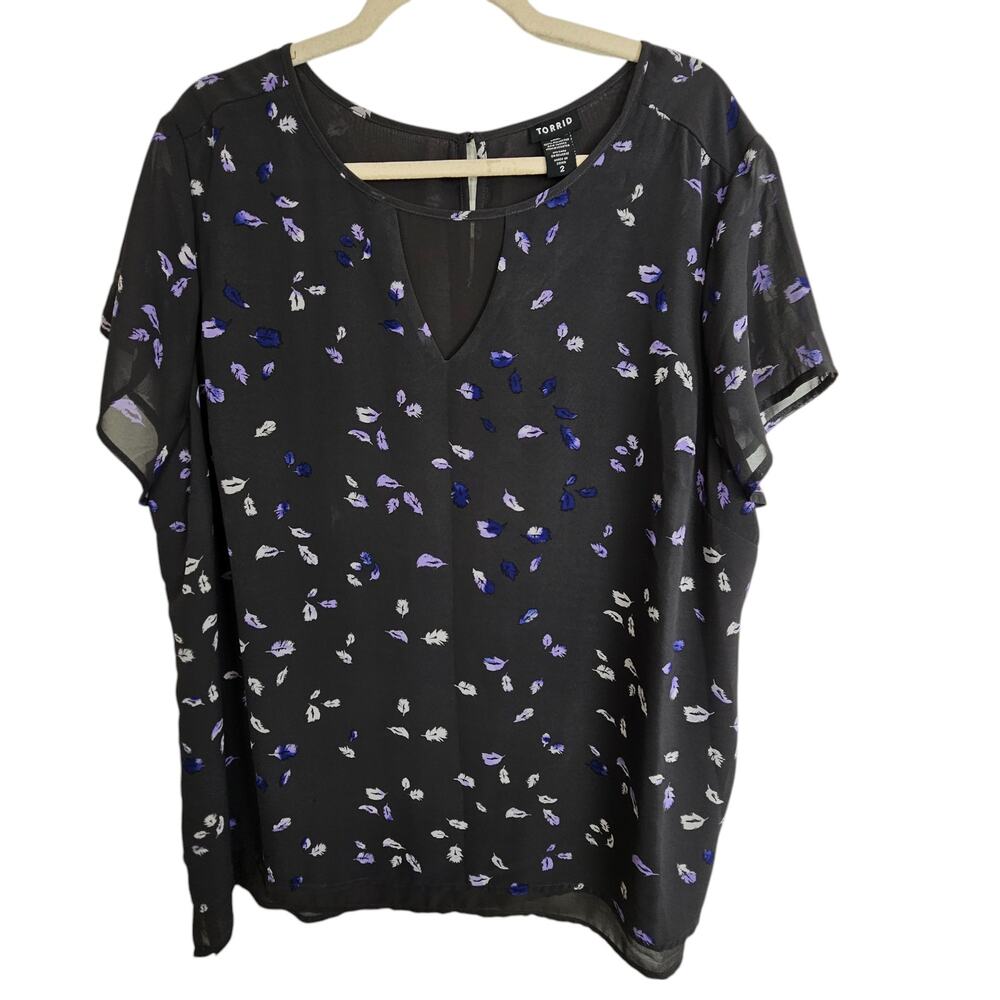 Torrid Top Feather Print Top Short Sleeve Blouse Women 2X Black Casual Top